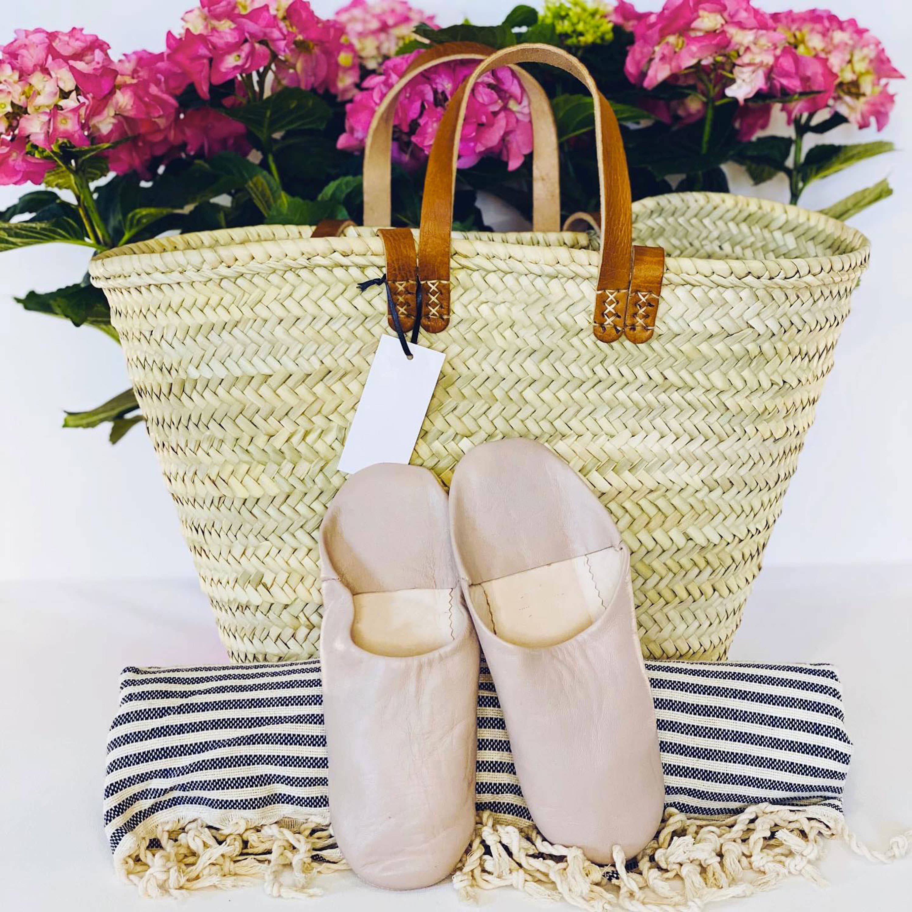 French market basket with doubles handles, beach bag