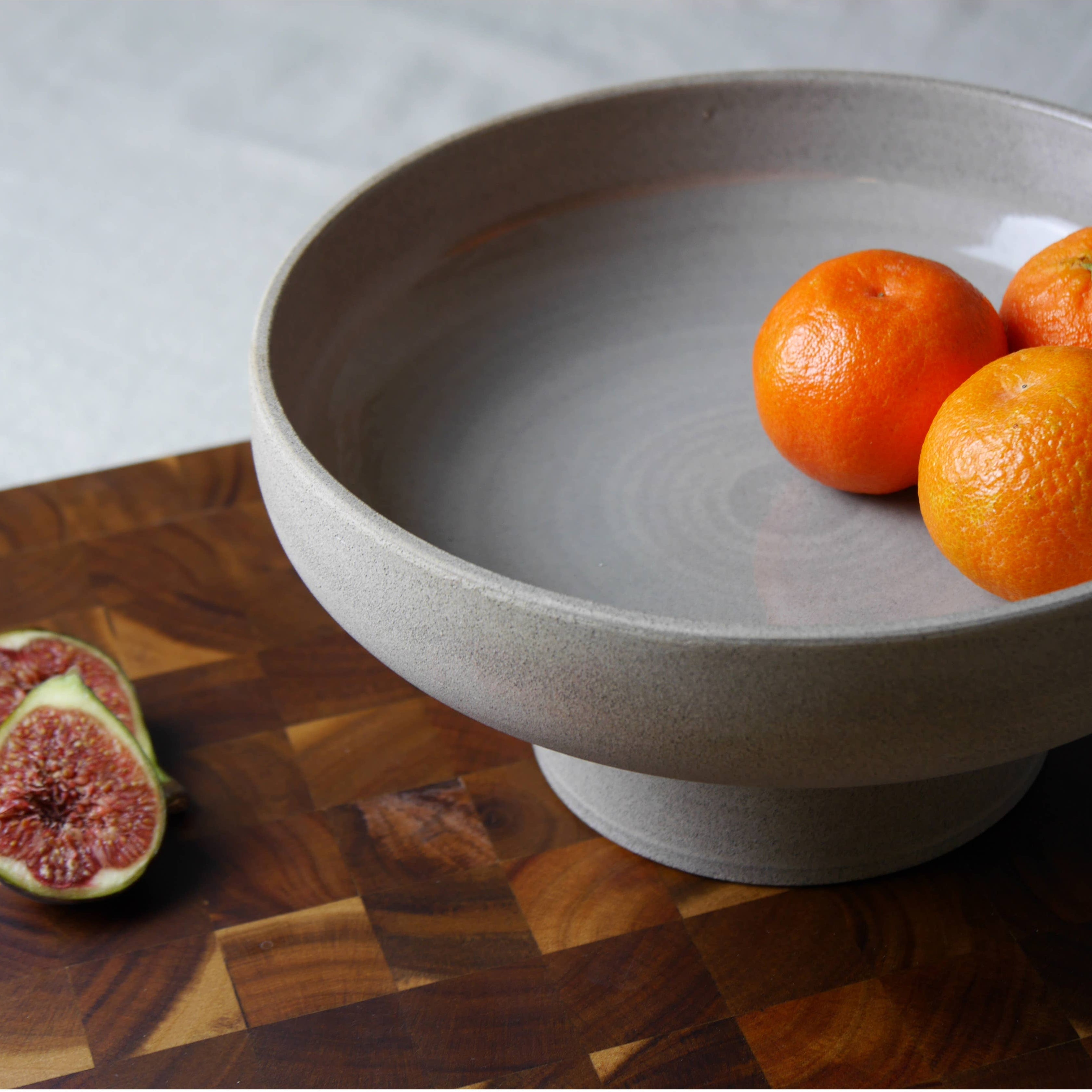 Handmade Ceramic Fruit Bowl – Modern Pedestal Design