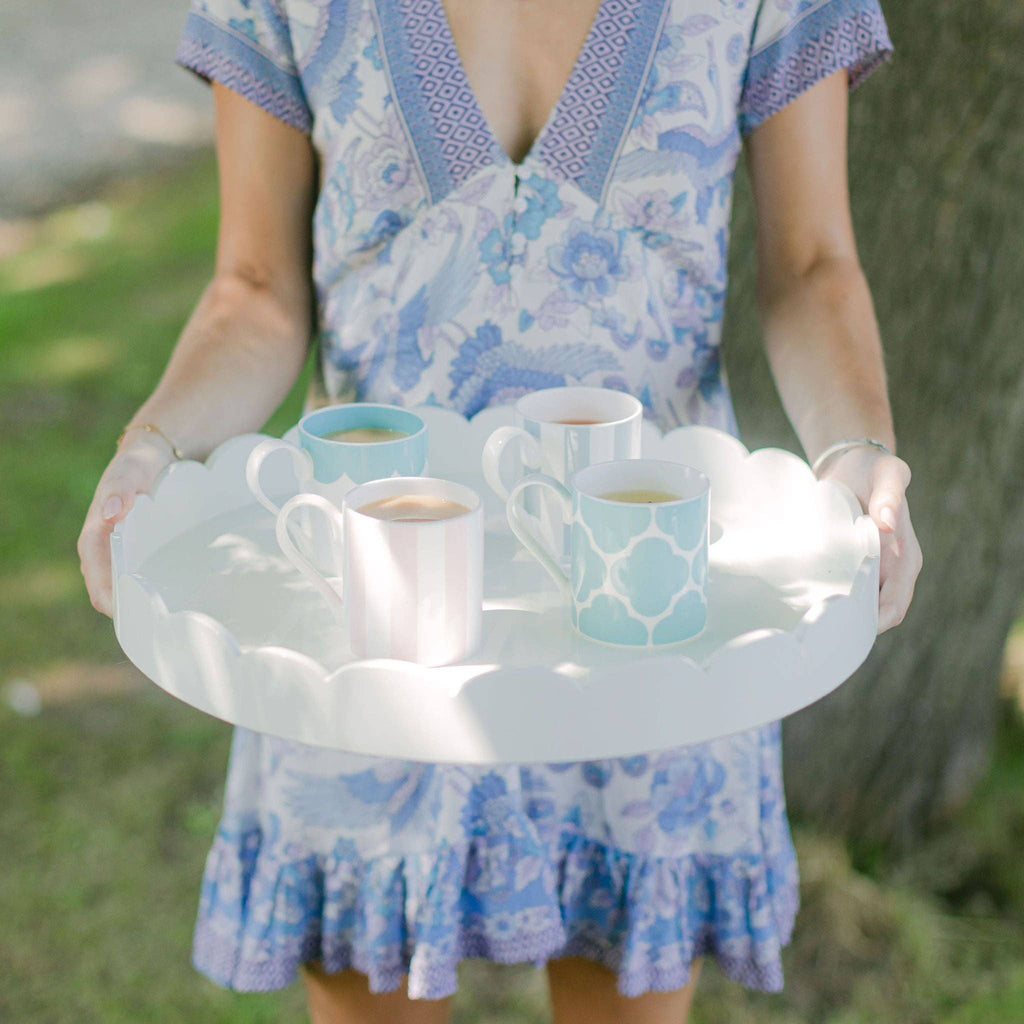 White Round Lacquered Scallop Tray
